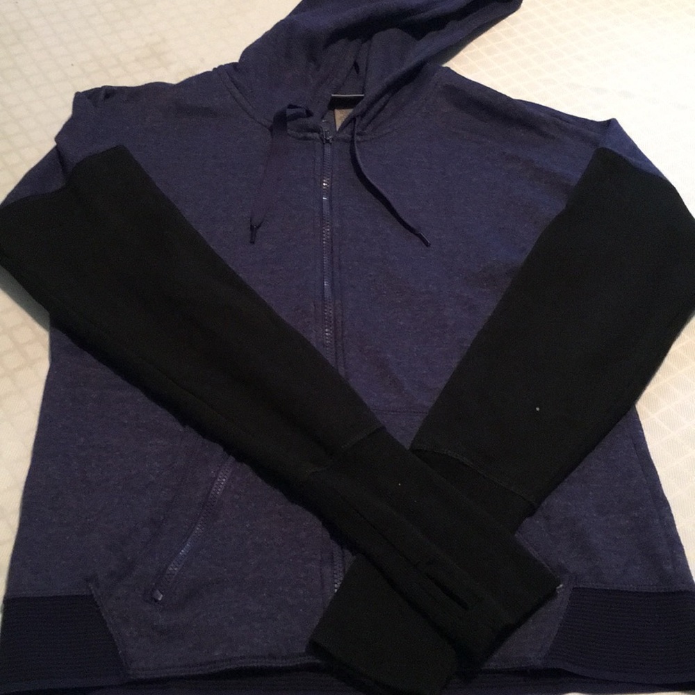 Women’s athletic full zip sweatshirt jacket